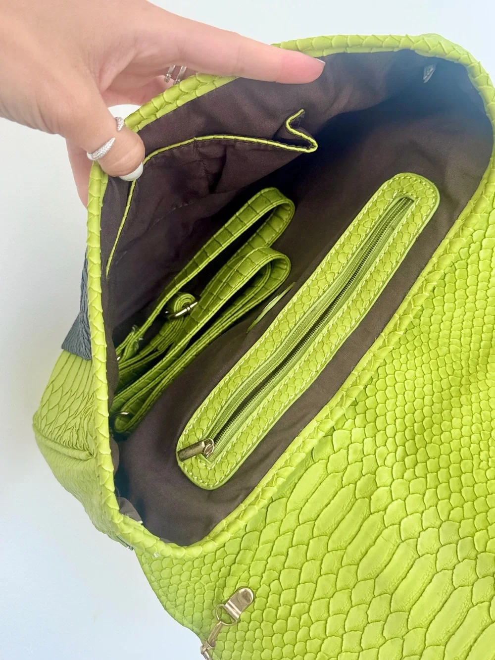 VINTAGE STRIPED SNAKE SKIN PYTHON Green color block contrast Shoulder Bag